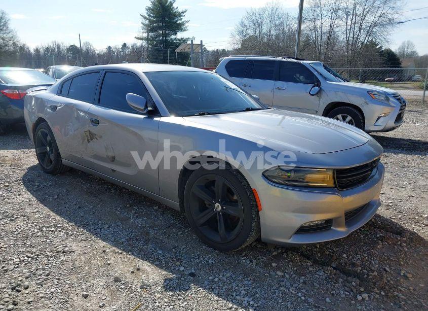 2018 Dodge Charger SXT PLUS RWD (VIN 2C3CDXHG5JH121037) main photo