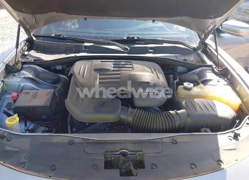 Photo 10 of 2018 Dodge Charger SXT PLUS RWD (VIN 2C3CDXHG5JH121037)