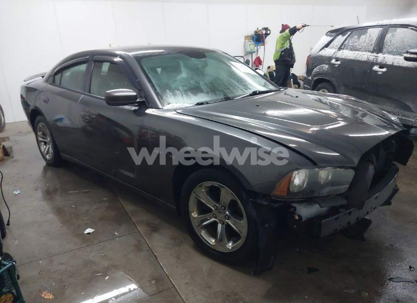 2013 Dodge Charger SXT (VIN 2C3CDXHG6DH701398) main photo