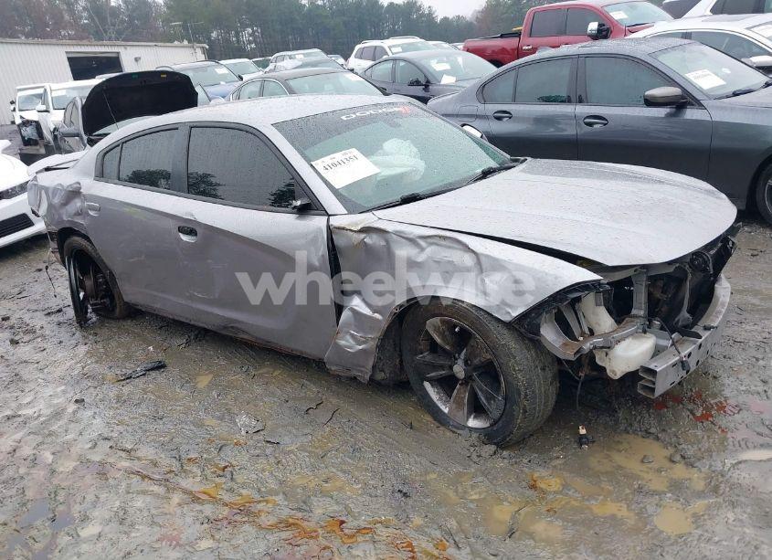 2015 Dodge Charger SXT (VIN 2C3CDXHG6FH870159) main photo