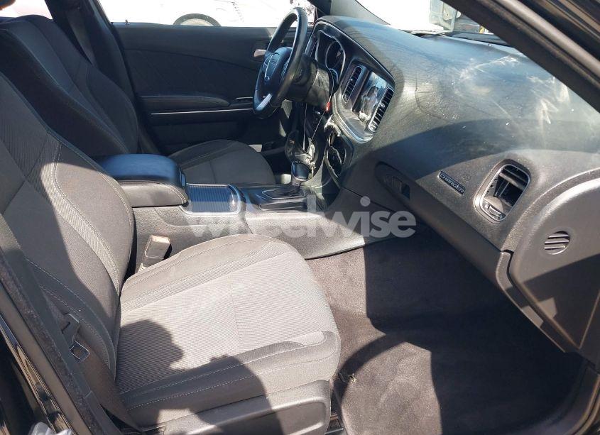 Photo 5 of 2017 Dodge Charger SXT RWD (VIN 2C3CDXHG6HH524597)