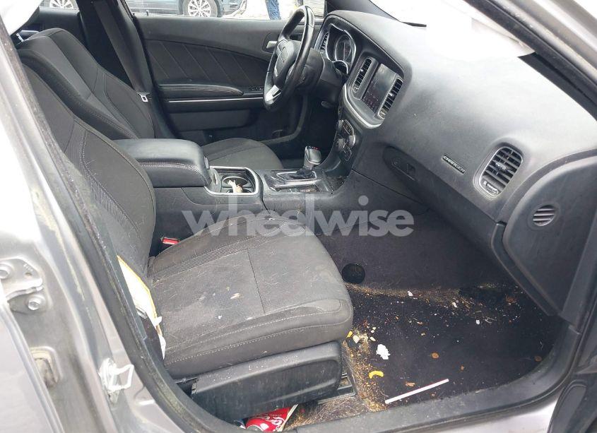 Photo 5 of 2017 Dodge Charger SXT RWD (VIN 2C3CDXHG6HH563142)