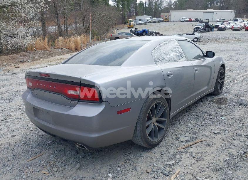 Photo 4 of 2014 Dodge Charger SXT (VIN 2C3CDXHG7EH346159)