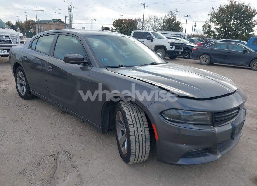 2015 Dodge Charger SXT (VIN 2C3CDXHG7FH738320) main photo