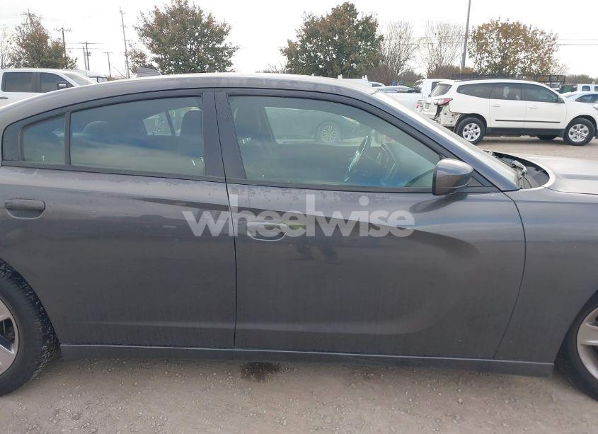 Photo 13 of 2015 Dodge Charger SXT (VIN 2C3CDXHG7FH738320)