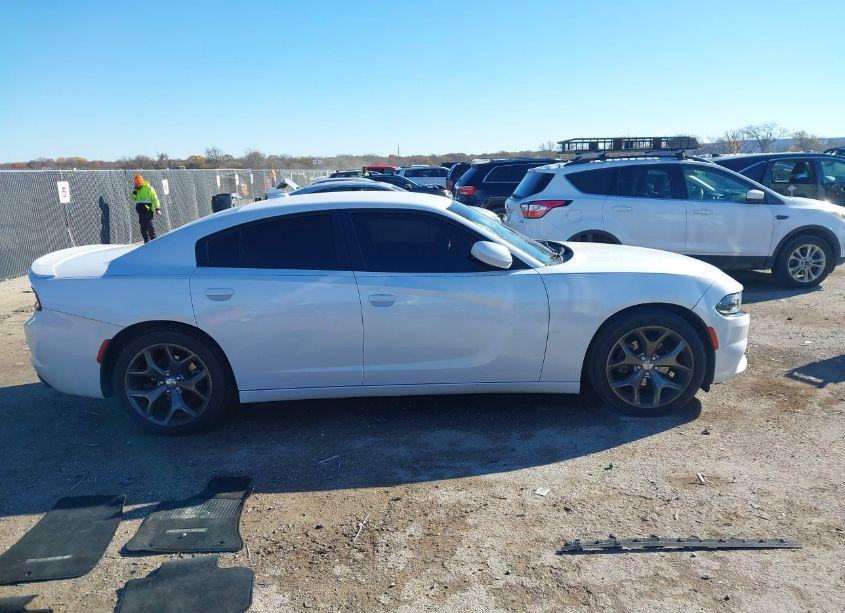Photo 13 of 2015 Dodge Charger SXT (VIN 2C3CDXHG7FH886726)