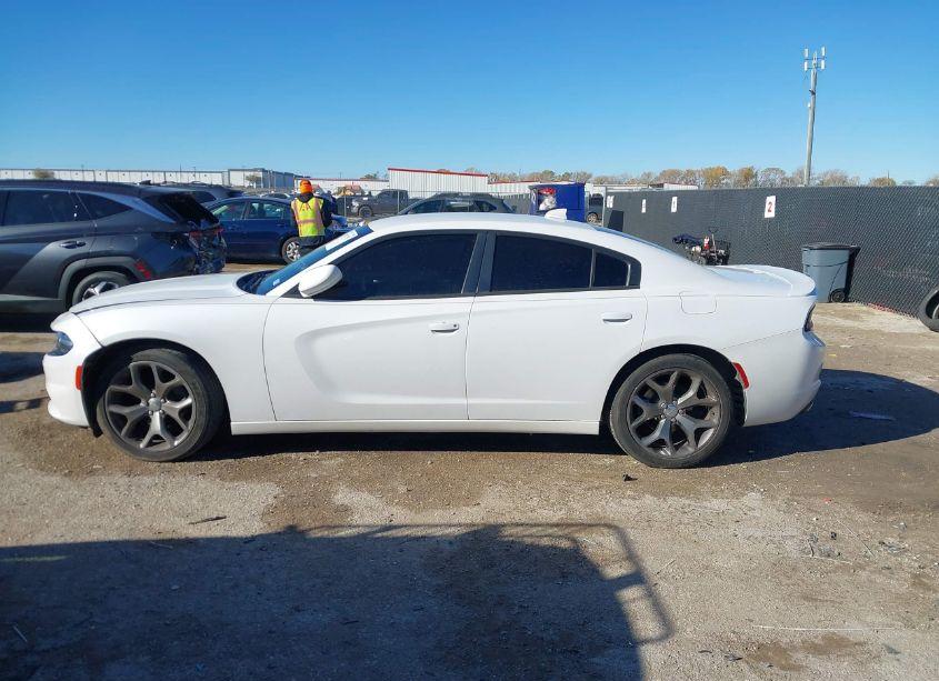 Photo 14 of 2015 Dodge Charger SXT (VIN 2C3CDXHG7FH886726)