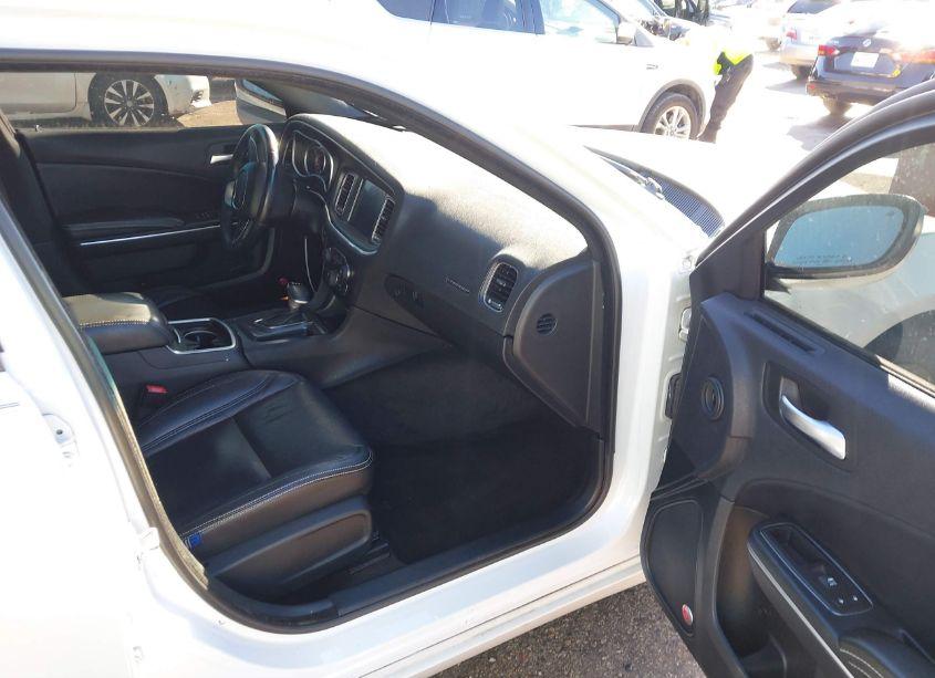 Photo 5 of 2015 Dodge Charger SXT (VIN 2C3CDXHG7FH886726)