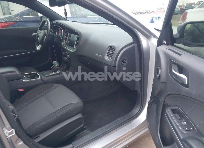 Photo 5 of 2016 Dodge Charger SXT (VIN 2C3CDXHG7GH131982)