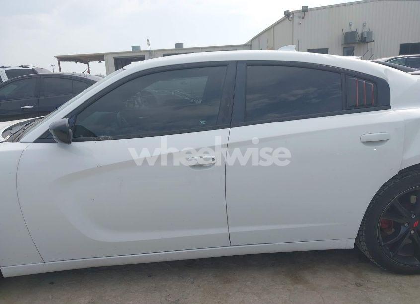 Photo 14 of 2016 Dodge Charger SXT (VIN 2C3CDXHG7GH307073)