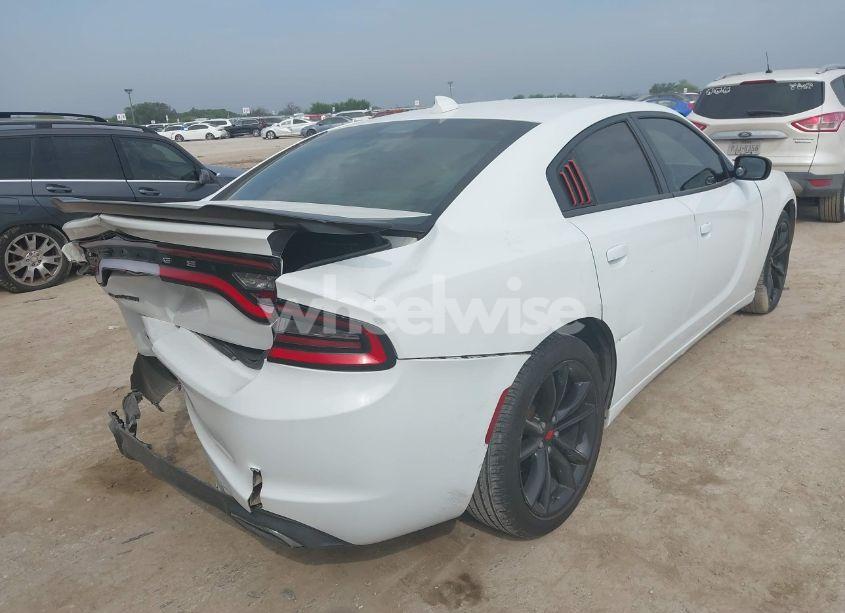 Photo 4 of 2016 Dodge Charger SXT (VIN 2C3CDXHG7GH307073)