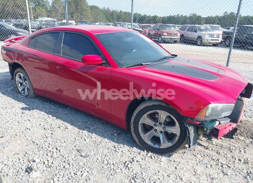 2013 Dodge Charger SXT (VIN 2C3CDXHG8DH525485) main photo