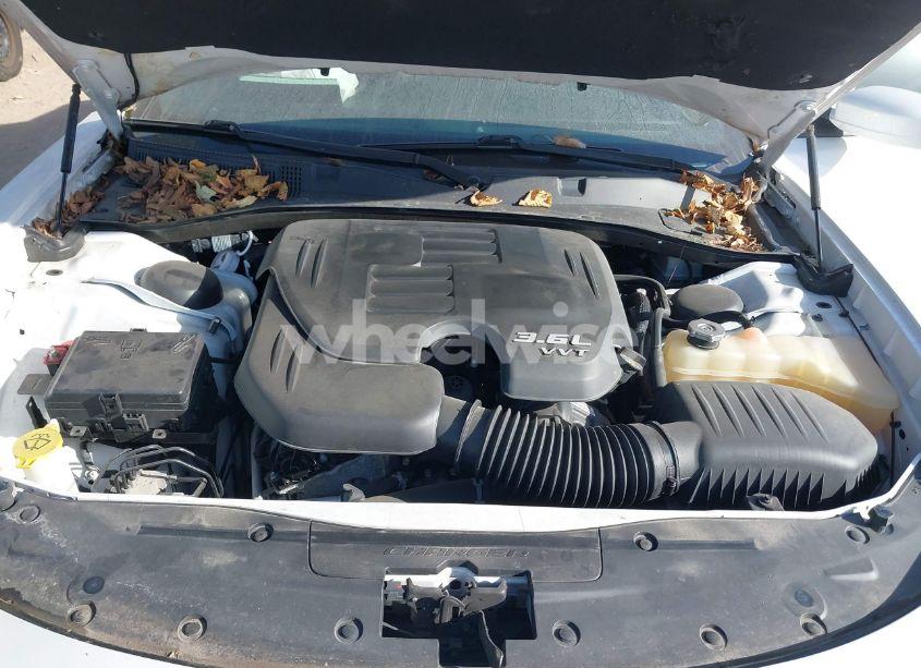 Photo 10 of 2016 Dodge Charger SXT (VIN 2C3CDXHG8GH347615)