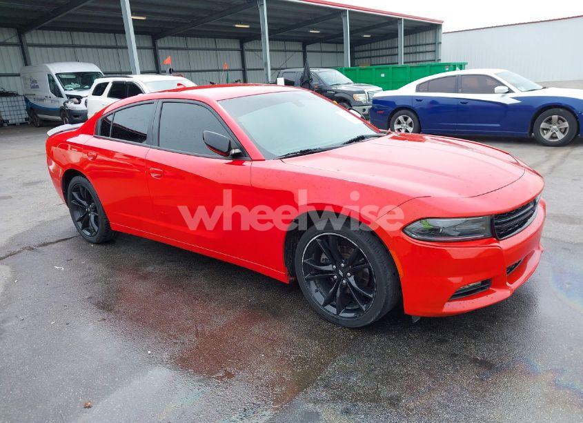 2017 Dodge Charger SXT RWD (VIN 2C3CDXHG9HH581053) main photo