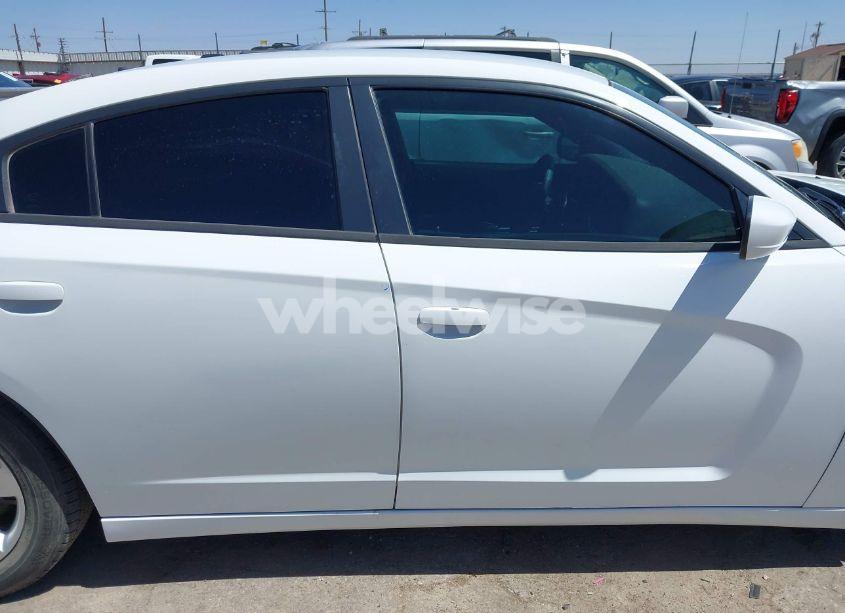 Photo 14 of 2014 Dodge Charger SXT (VIN 2C3CDXHGXEH259498)