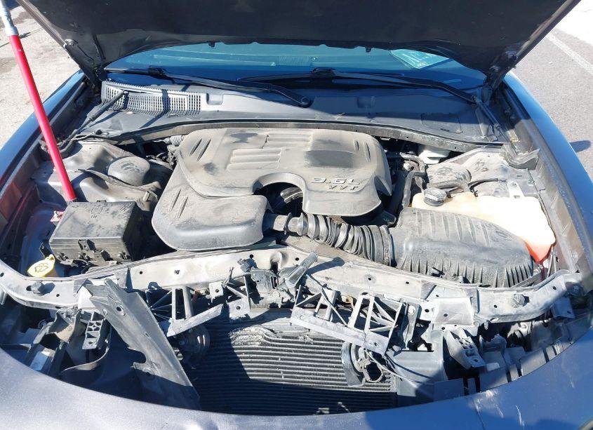 Photo 10 of 2015 Dodge Charger SXT (VIN 2C3CDXHGXFH724864)