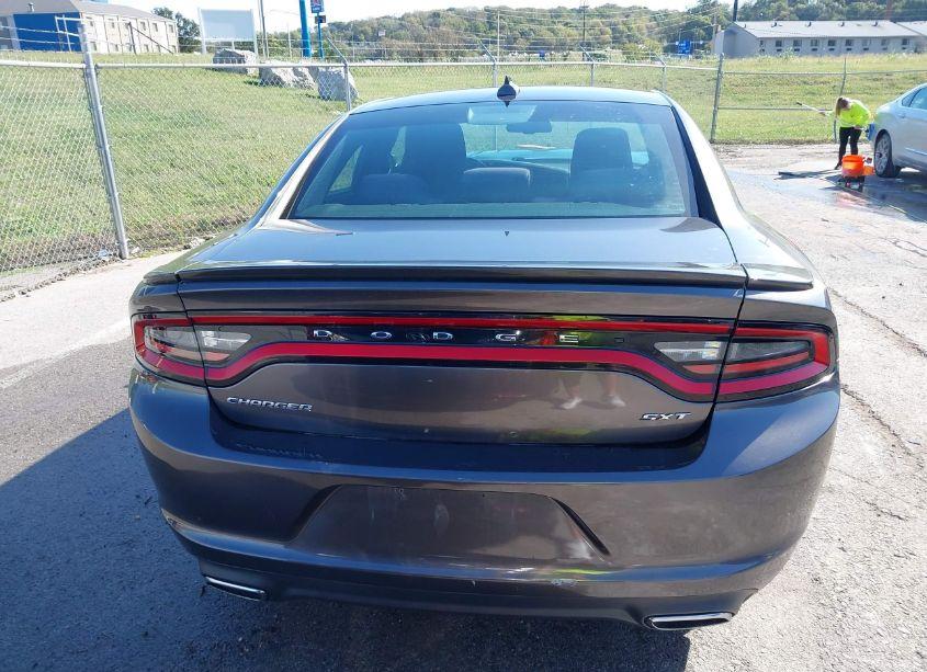 Photo 16 of 2015 Dodge Charger SXT (VIN 2C3CDXHGXFH724864)