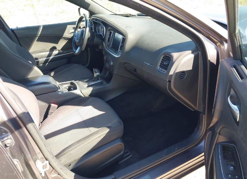 Photo 5 of 2015 Dodge Charger SXT (VIN 2C3CDXHGXFH724864)