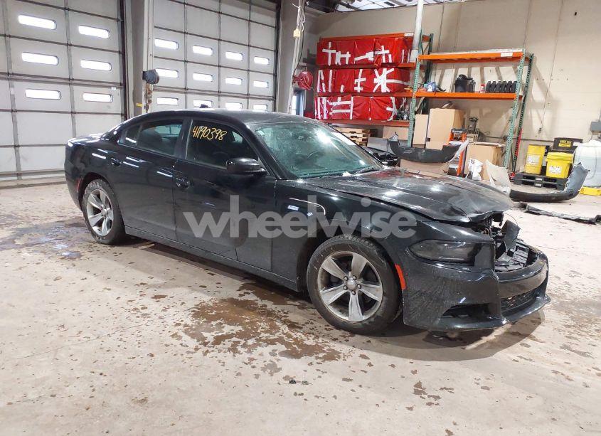2016 Dodge Charger SXT (VIN 2C3CDXHGXGH258001) main photo