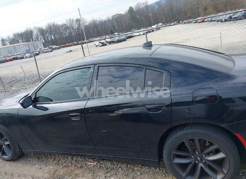 Photo 14 of 2016 Dodge Charger SXT (VIN 2C3CDXHGXGH335045)