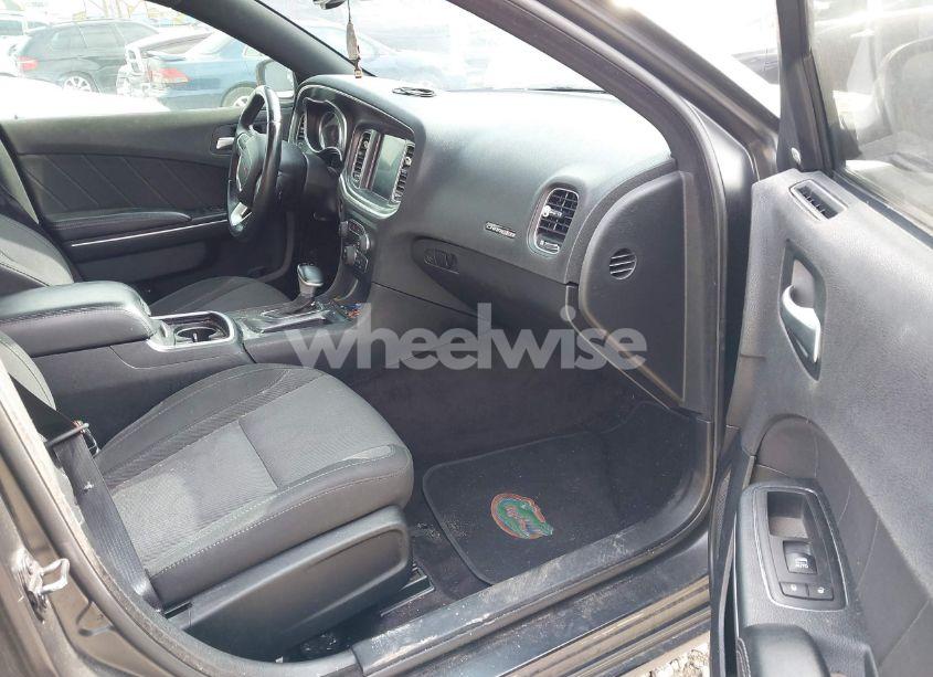 Photo 5 of 2016 Dodge Charger SXT (VIN 2C3CDXHGXGH335045)