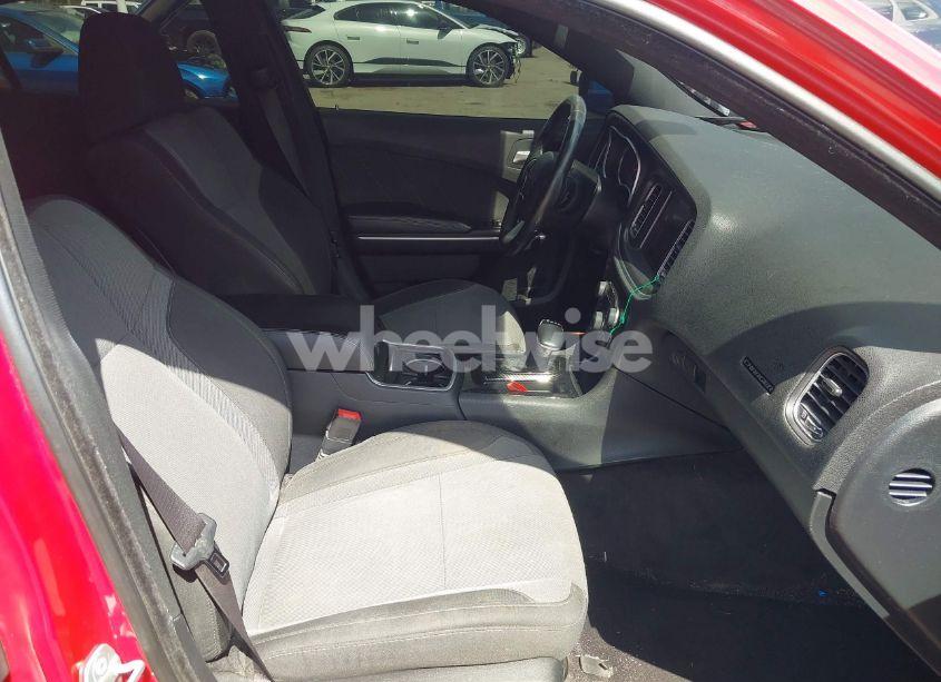 Photo 5 of 2016 Dodge Charger SXT (VIN 2C3CDXHGXGH339208)