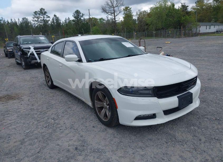 2017 Dodge Charger SXT RWD (VIN 2C3CDXHGXHH524859) main photo