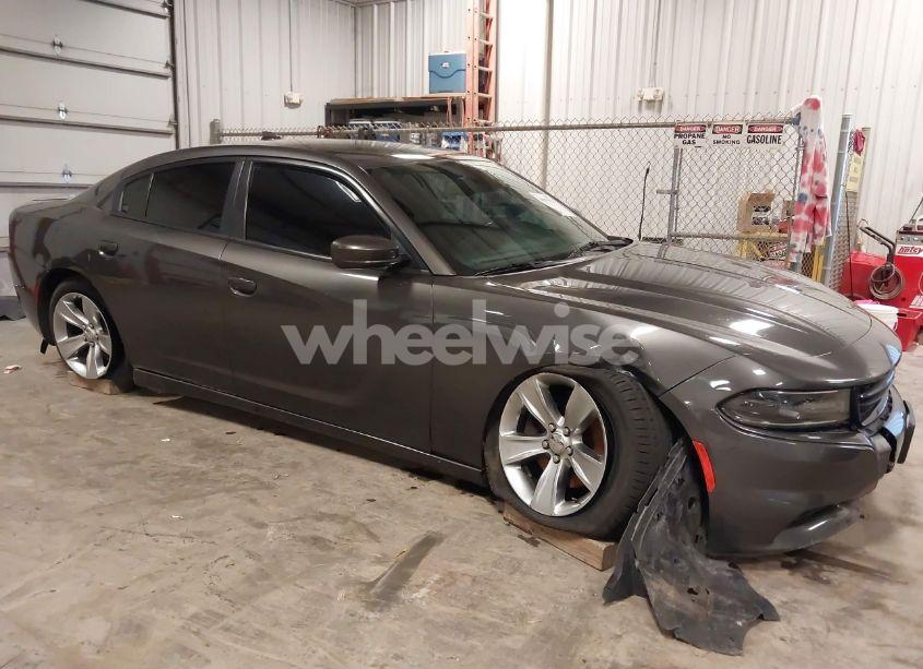 2017 Dodge Charger SXT RWD (VIN 2C3CDXHGXHH559000) main photo