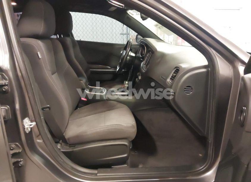 Photo 5 of 2017 Dodge Charger SXT RWD (VIN 2C3CDXHGXHH559000)