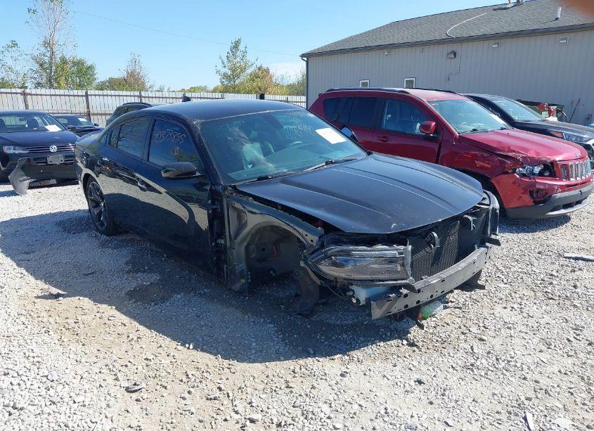 2017 Dodge Charger SXT RWD (VIN 2C3CDXHGXHH638697) main photo