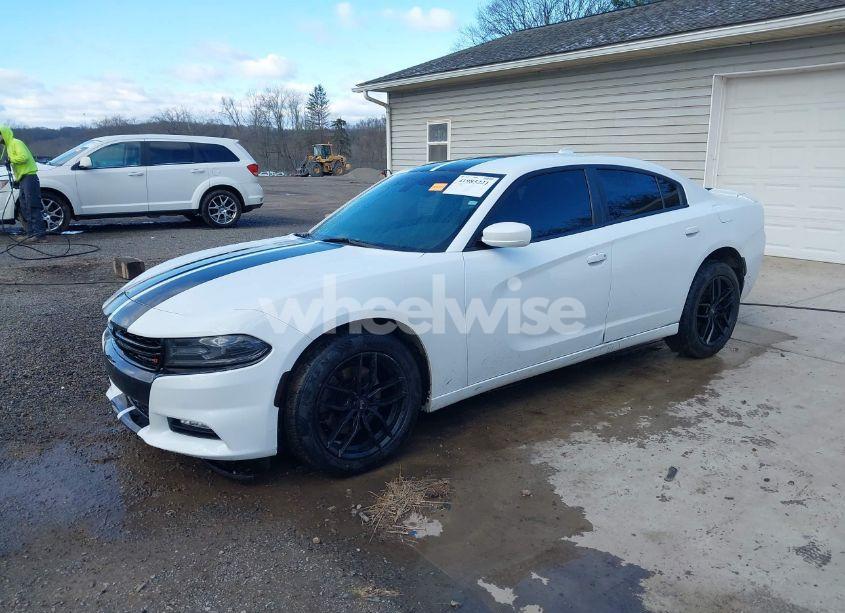 Photo 2 of 2016 Dodge Charger SXT (VIN 2C3CDXJG0GH175381)