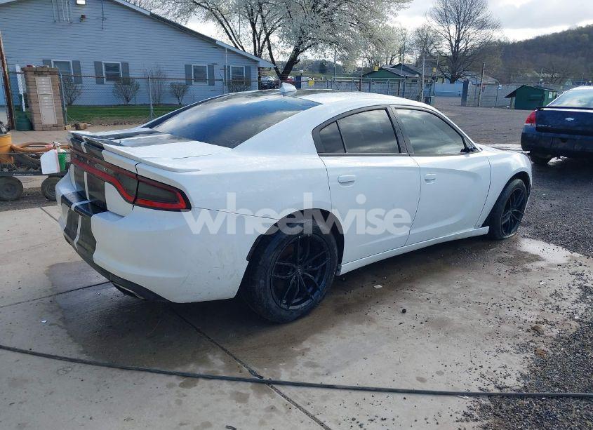 Photo 4 of 2016 Dodge Charger SXT (VIN 2C3CDXJG0GH175381)