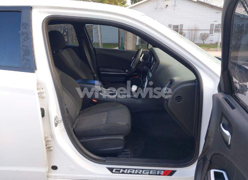 Photo 5 of 2016 Dodge Charger SXT (VIN 2C3CDXJG0GH175381)