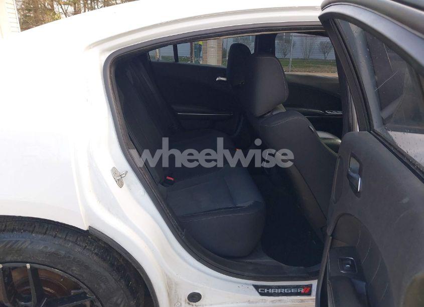 Photo 8 of 2016 Dodge Charger SXT (VIN 2C3CDXJG0GH175381)