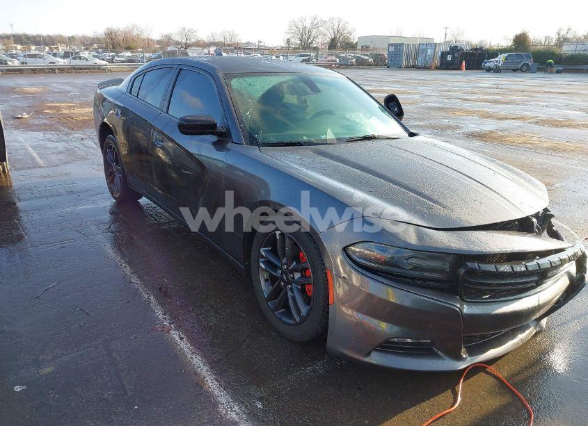2019 Dodge Charger SXT AWD (VIN 2C3CDXJG1KH743324) main photo