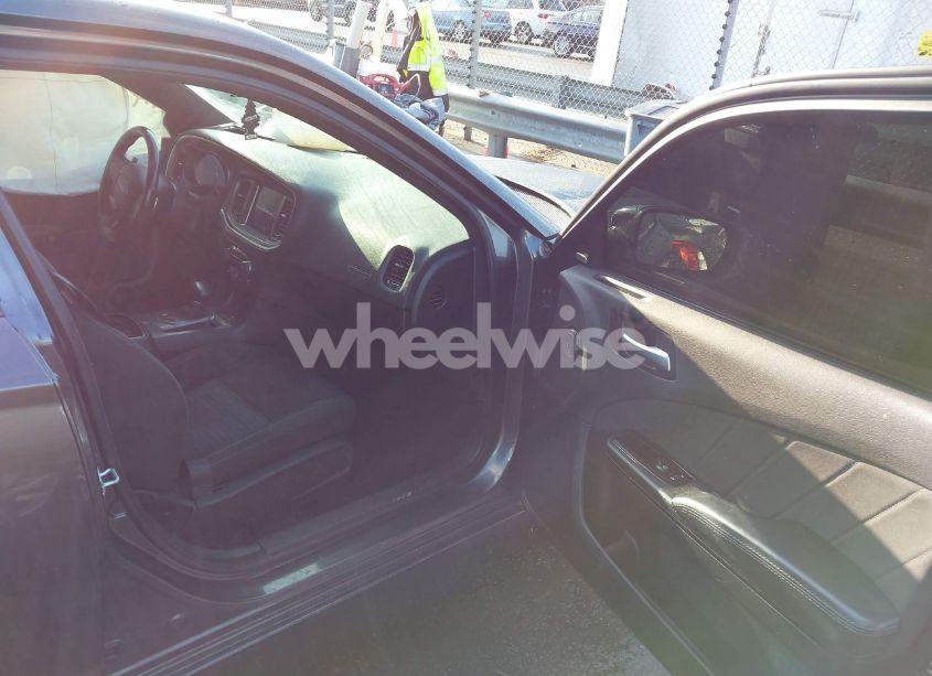 Photo 5 of 2019 Dodge Charger SXT AWD (VIN 2C3CDXJG1KH743324)