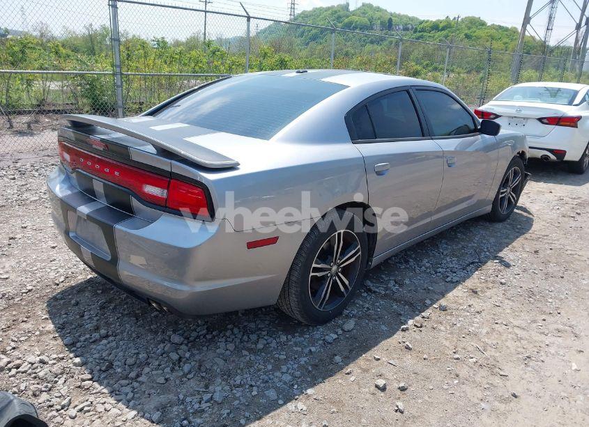 Photo 4 of 2014 Dodge Charger SXT (VIN 2C3CDXJG2EH372582)