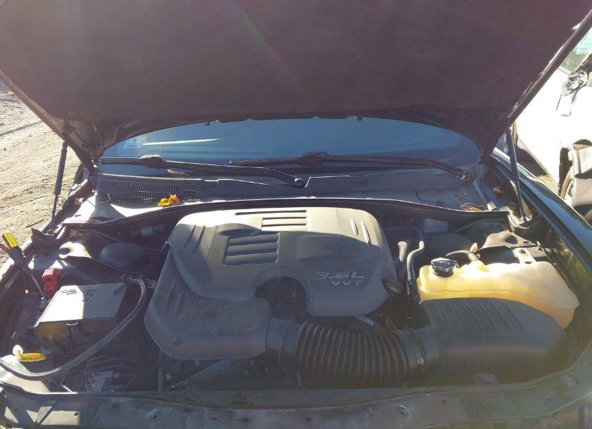 Photo 10 of 2019 Dodge Charger SXT AWD (VIN 2C3CDXJG2KH619658)