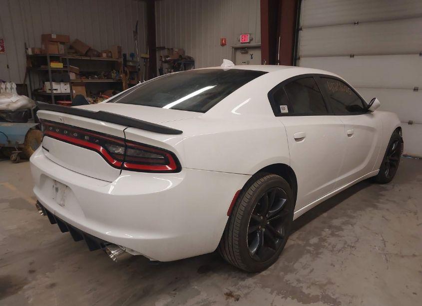 Photo 4 of 2016 Dodge Charger SXT (VIN 2C3CDXJG3GH324270)