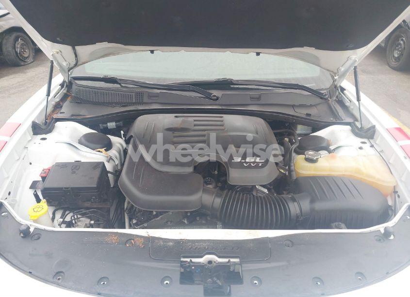 Photo 10 of 2016 Dodge Charger SXT (VIN 2C3CDXJG4GH211590)