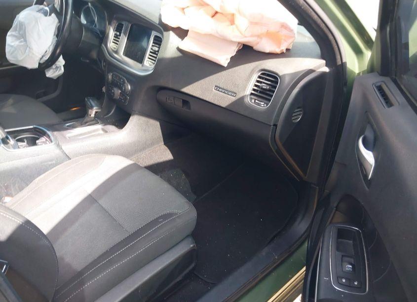 Photo 5 of 2019 Dodge Charger SXT AWD (VIN 2C3CDXJG5KH757744)