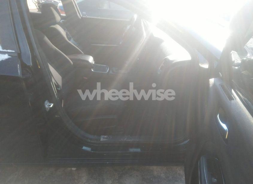 Photo 5 of 2015 Dodge Charger SXT (VIN 2C3CDXJG6FH903459)