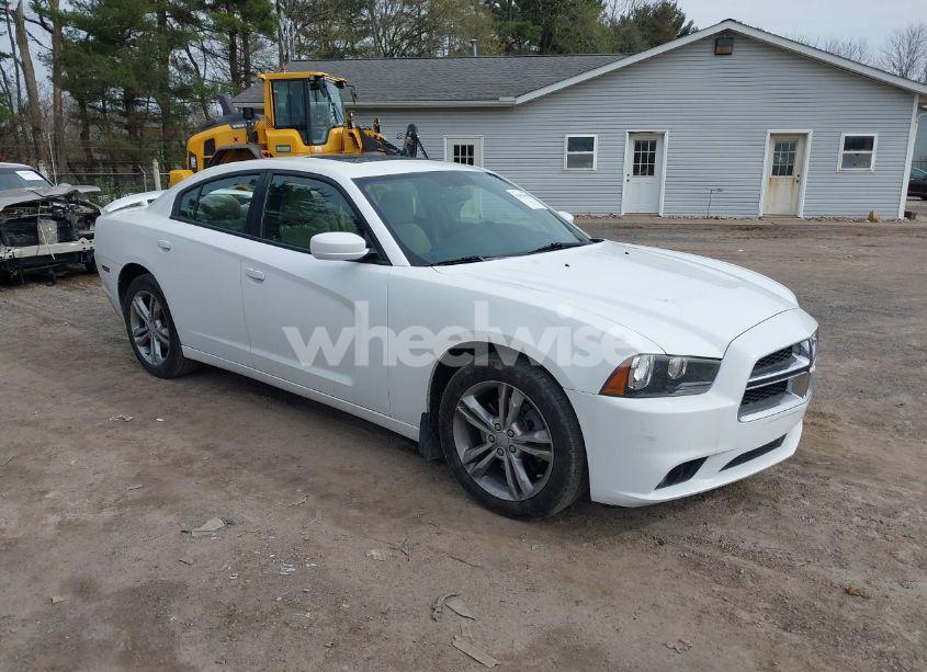 2013 Dodge Charger SXT (VIN 2C3CDXJG7DH535130) main photo