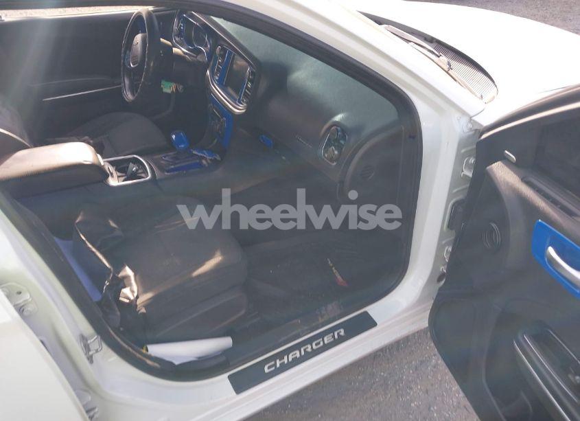 Photo 5 of 2016 Dodge Charger SXT (VIN 2C3CDXJG7GH229128)