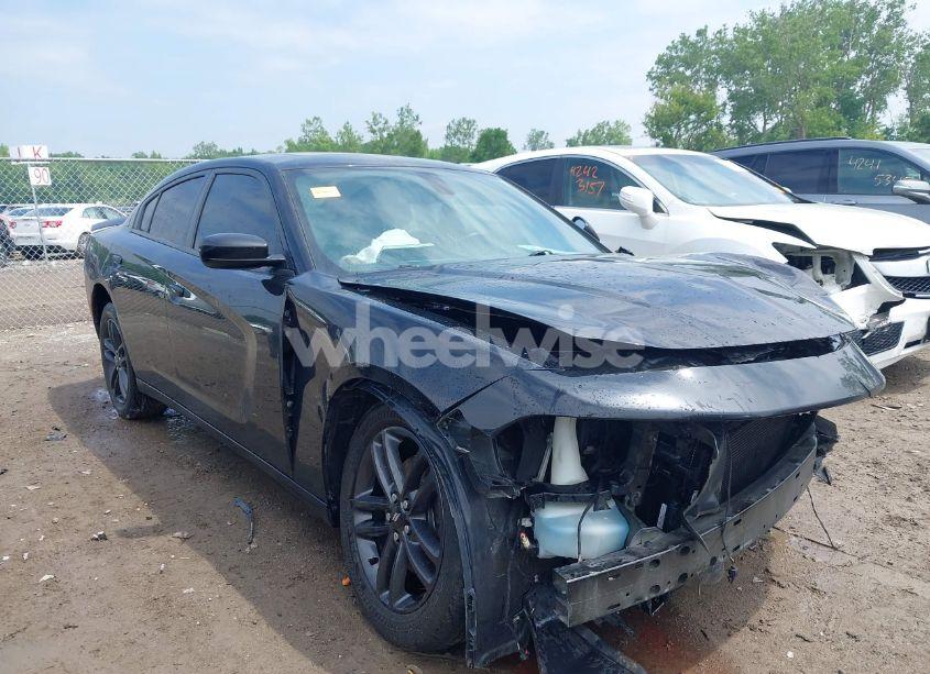 2019 Dodge Charger SXT AWD (VIN 2C3CDXJG7KH710585) main photo