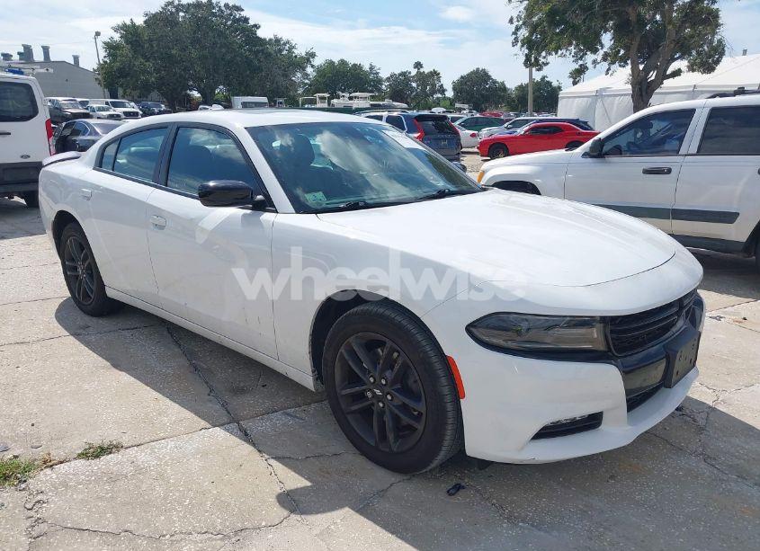 2019 Dodge Charger SXT AWD (VIN 2C3CDXJG8KH622872) main photo