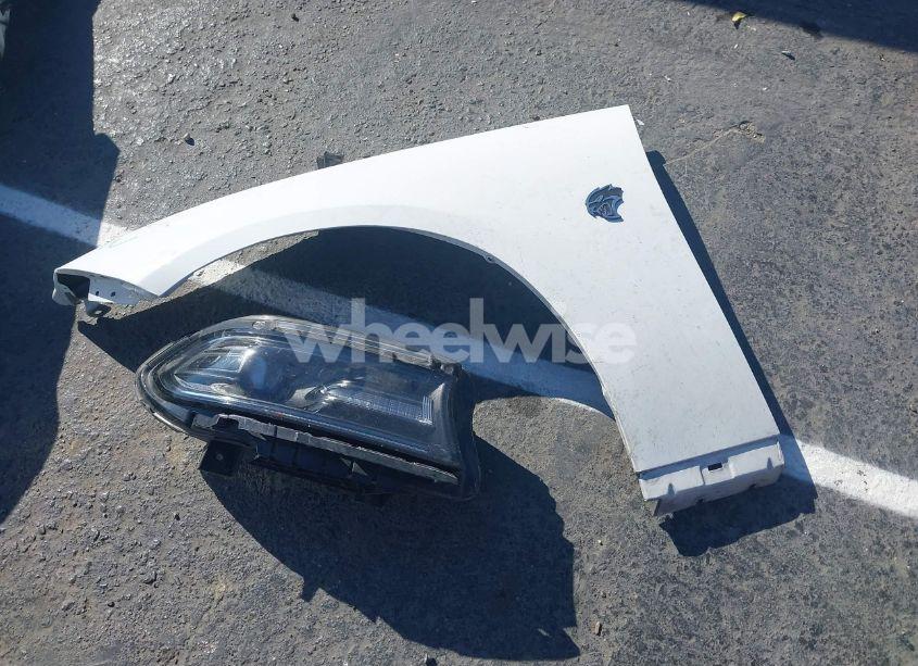 Photo 18 of 2018 Dodge Charger SRT HELLCAT RWD (VIN 2C3CDXL91JH215683)