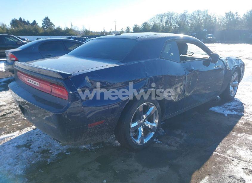 Photo 4 of 2013 Dodge Challenger SXT (VIN 2C3CDYAG0DH642154)