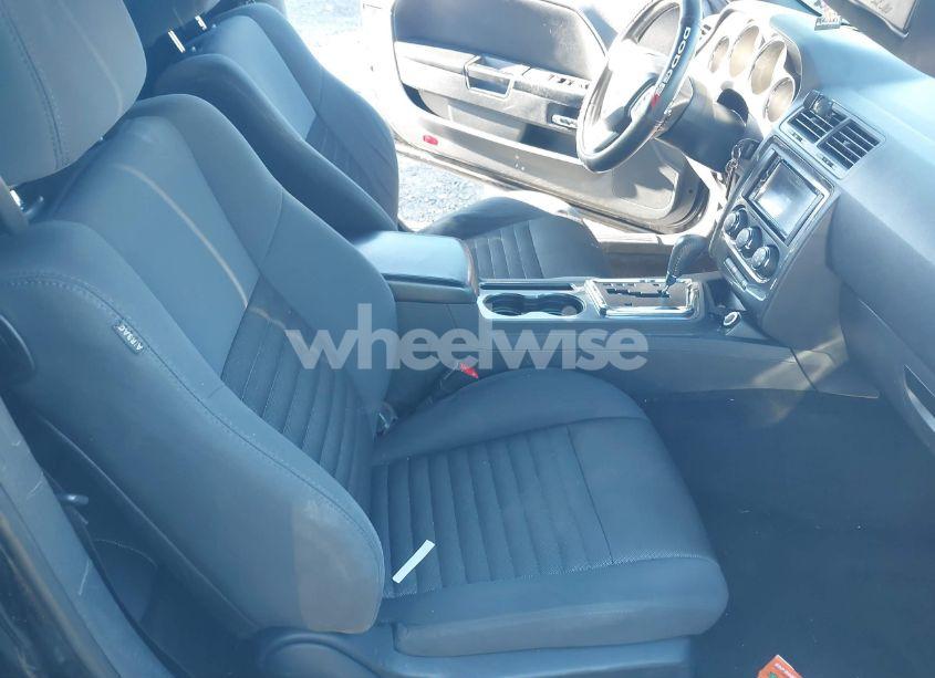 Photo 5 of 2013 Dodge Challenger SXT (VIN 2C3CDYAG0DH645961)