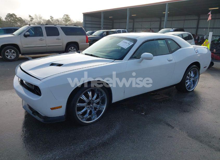Photo 2 of 2014 Dodge Challenger SXT (VIN 2C3CDYAG0EH149589)